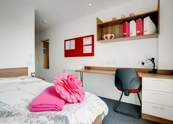 Zeni Ensuite, in Birmingham